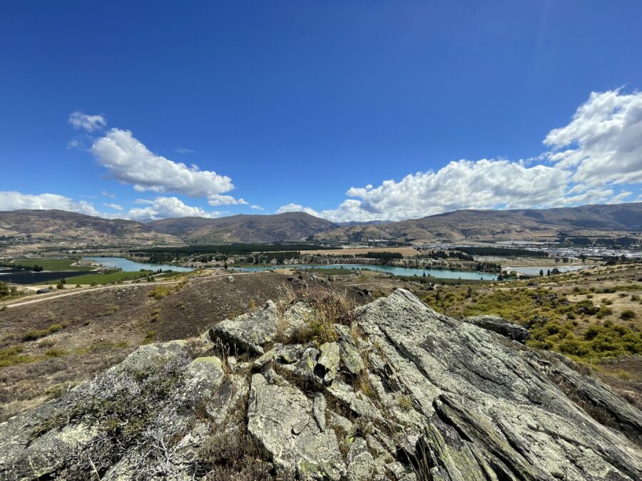 Weite Landschaft in Neuseeland – Symbol für Aufbruch und die Jahreslosung 2026